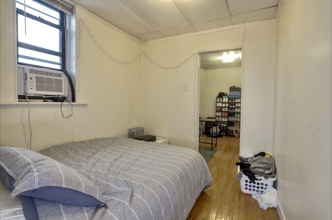 Building Photo - 205 3rd St