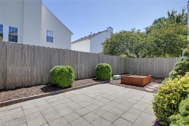 Building Photo - 708 Fallcreek Run