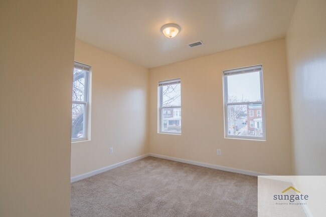 Building Photo - 2435 W Lafayette Ave