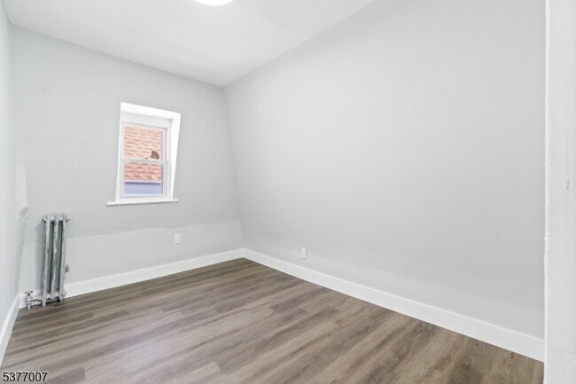Building Photo - 114 Littleton Ave