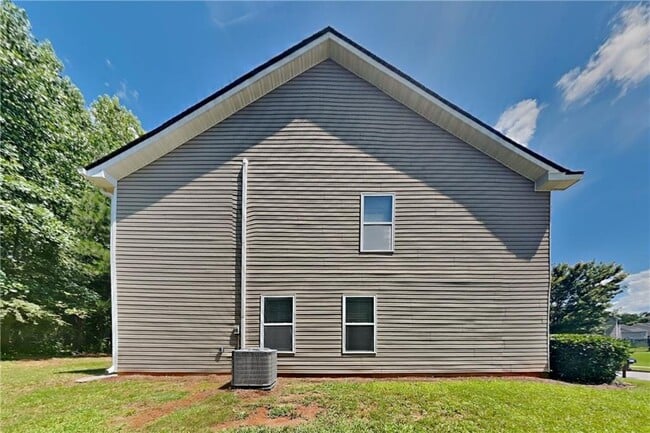 Building Photo - 4087 Rosebud Park Dr