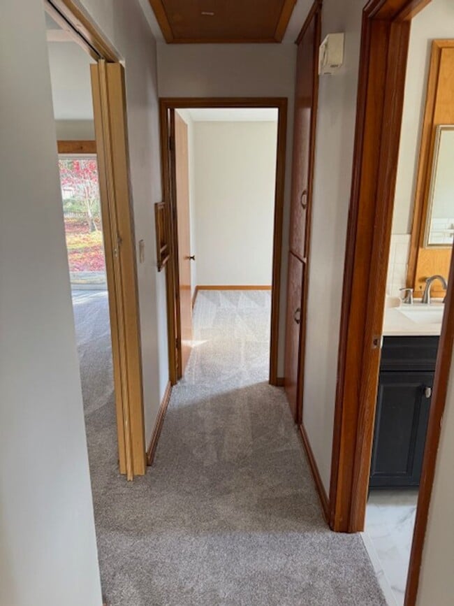 Building Photo - 559 Hartzler St