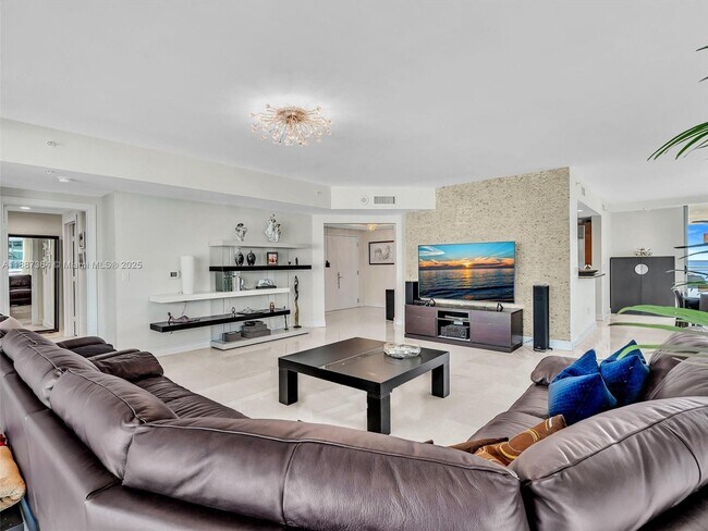 Building Photo - 3535 S Ocean Dr