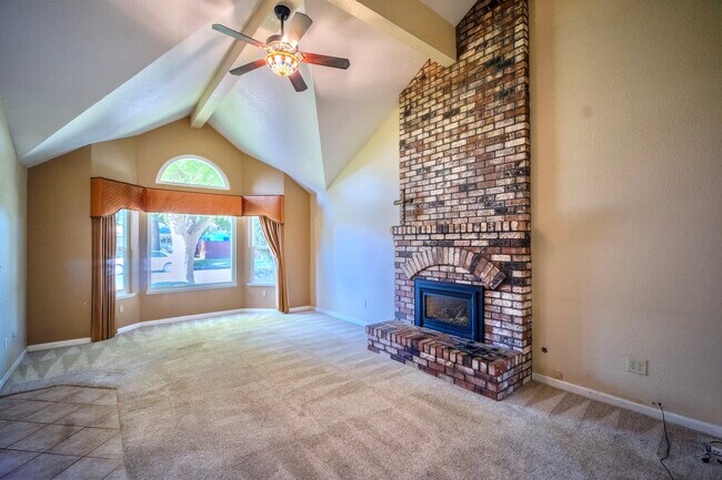 Building Photo - 4404 Bluff Creek Dr