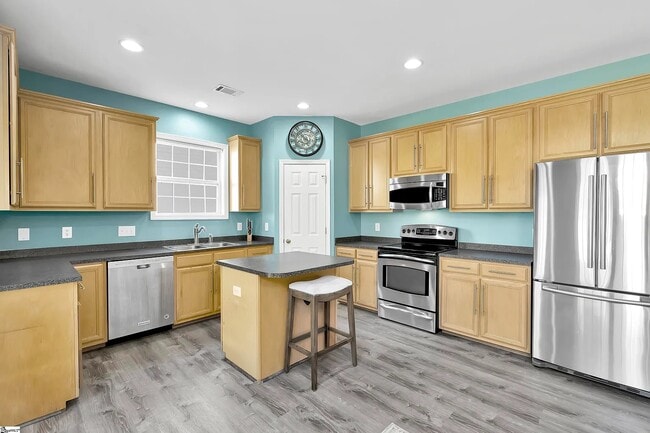 Building Photo - 504 Collingsworth Ln