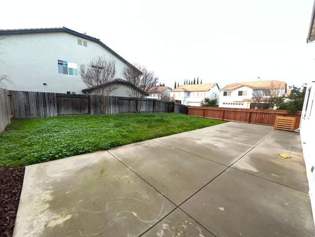 Building Photo - Fully Remodeled with Many Upgrades, A Must...