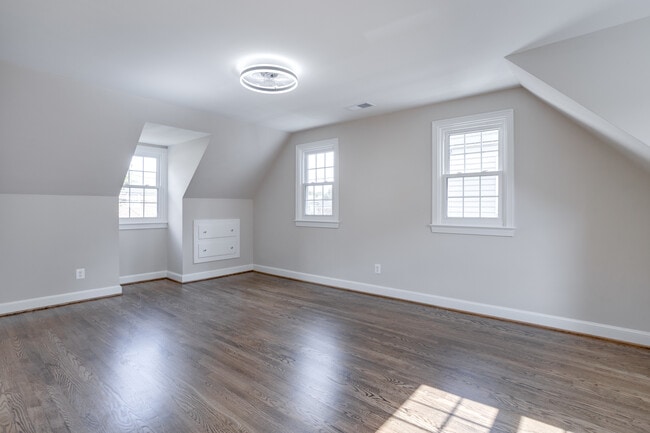 Building Photo - 3404 8th St S