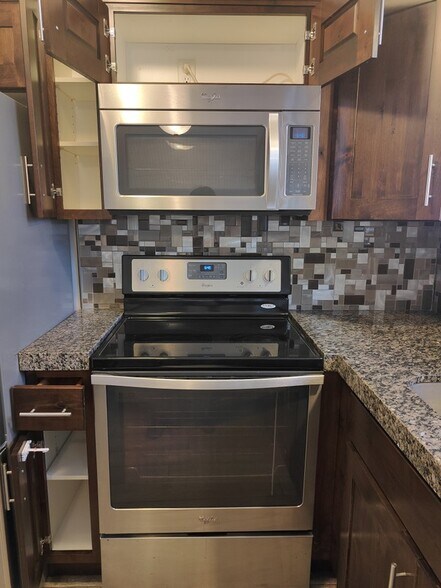 Building Photo - 177 S 200 W