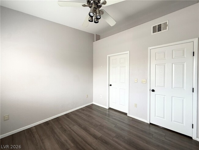 Building Photo - 401 Pine Haven St
