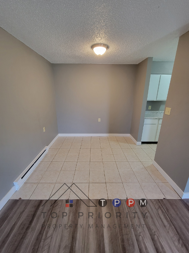 Building Photo - 2 Bedroom | 1 Bathroom Unit in Dysart Avai...