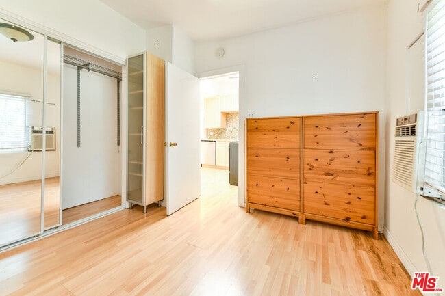 Building Photo - 420 Altair Pl