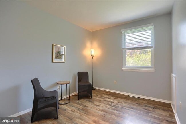 Building Photo - 4411 Falls Bridge Dr
