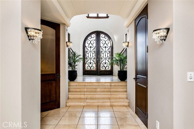 Building Photo - 215 S Poinsettia Ave