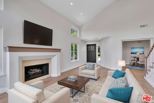 Building Photo - 24701 Cll Conejo