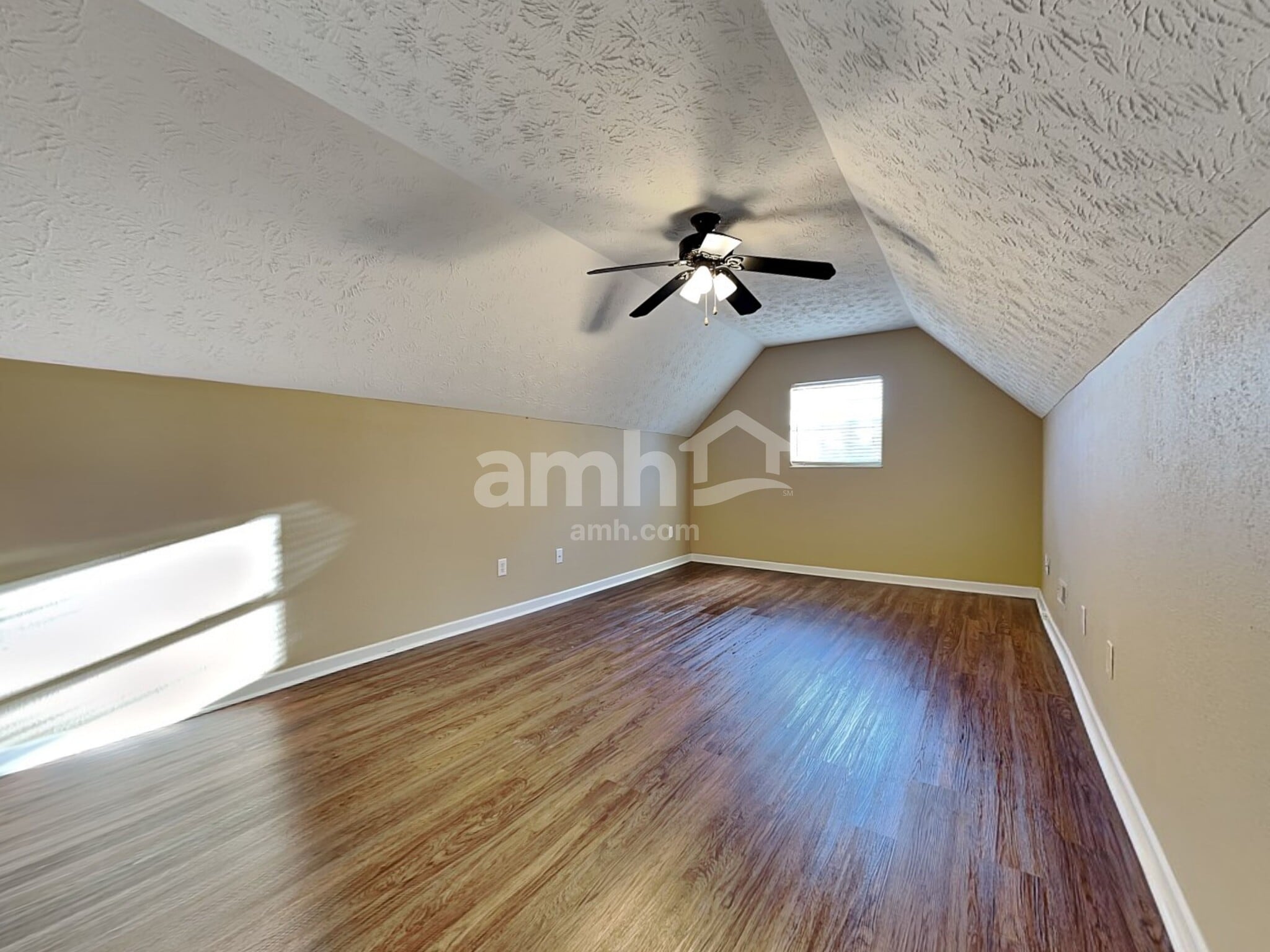 Building Photo - 1324 Hunters Way Ct