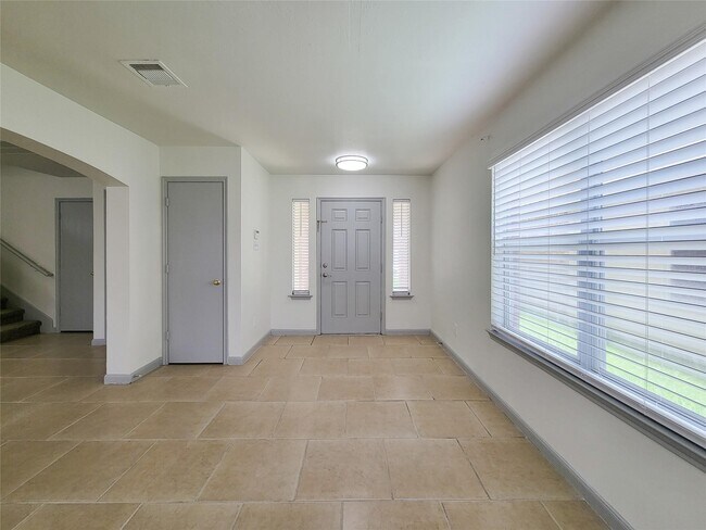 Building Photo - 19022 Yellow Thrush Dr