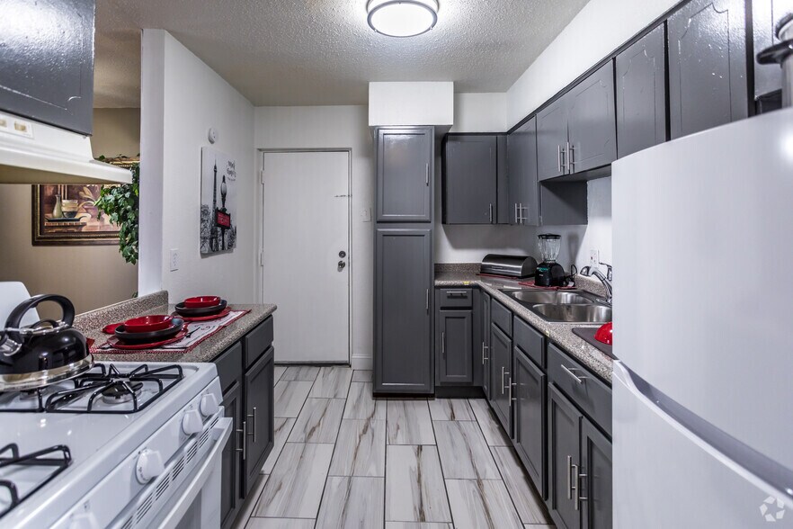 Belvedere Gardens Condominiums 108 N Belvedere Blvd Memphis TN 38104