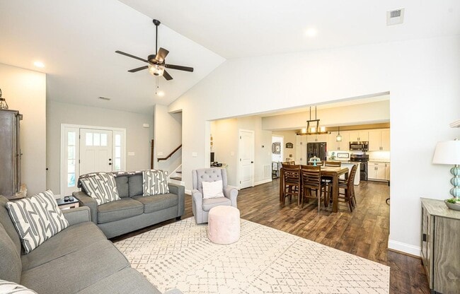 Building Photo - 3 Bedroom Home in Goode