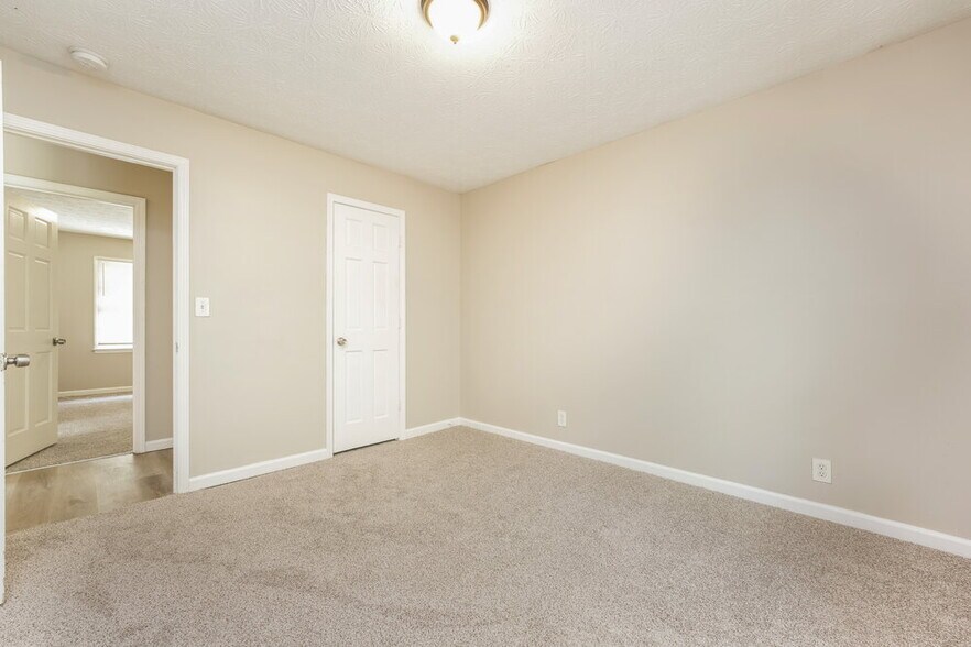 Building Photo - 3387 Pembrook Farm Way SW