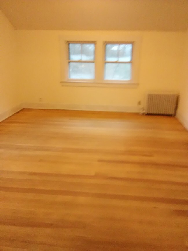 Building Photo - 408 Huntington Rd