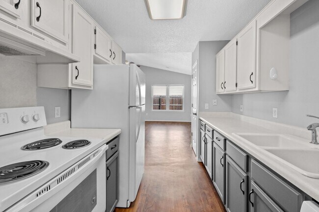 Building Photo - Great Location - 3/2 close to Downtown Bentonville!