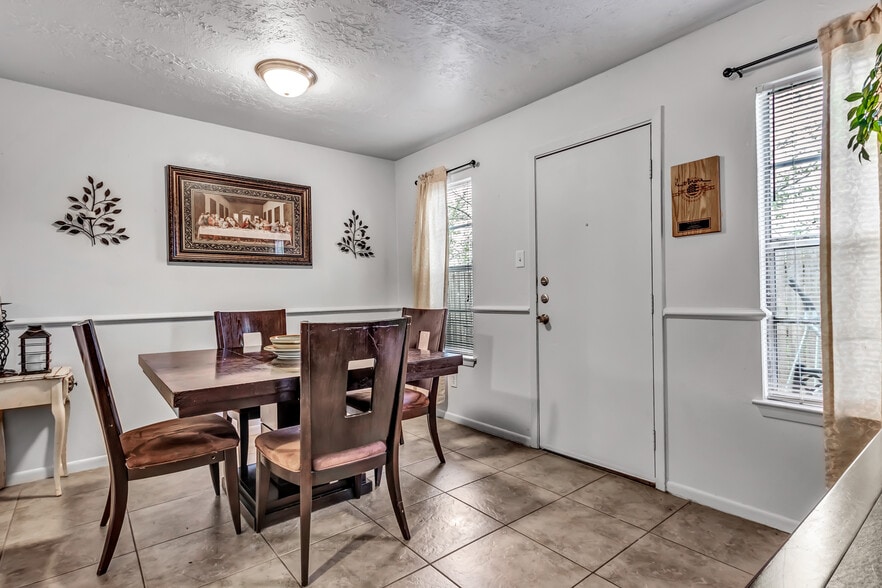 Building Photo - 3405 Timberline Ct