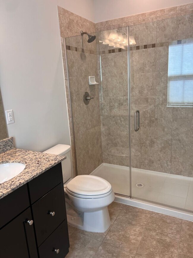 Building Photo - 818 Oval Park Ln