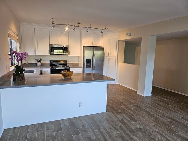 Kithen - 4241 Freedom Dr
