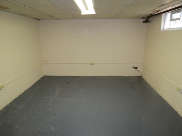 Building Photo - 2743 Thorndale Ave
