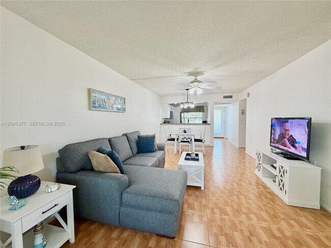 Building Photo - 1203 Bahama Bend