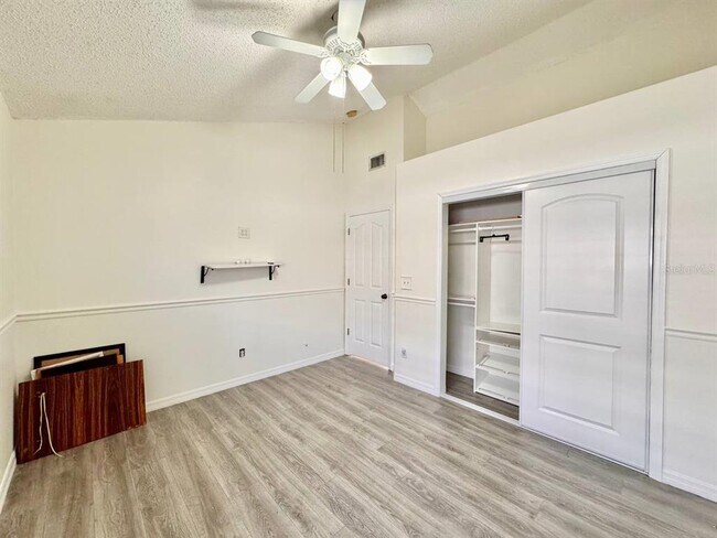 Building Photo - 10028 Oasis Palm Dr