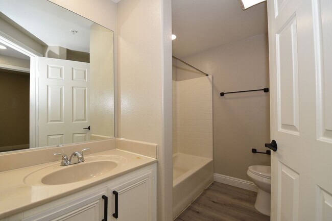 Building Photo - UPGRADED LOVELY 2 BED 2 BATH CONDO AT VISTANA