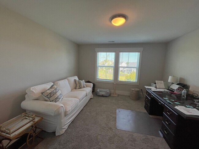 Building Photo - 7404 Springwater Dr