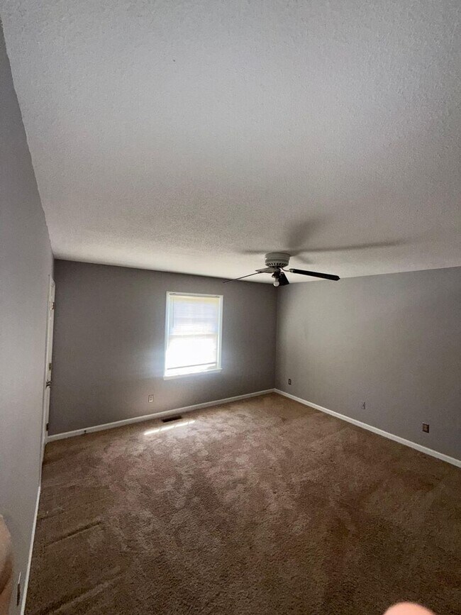 Building Photo - 4704 Lawndale Dr