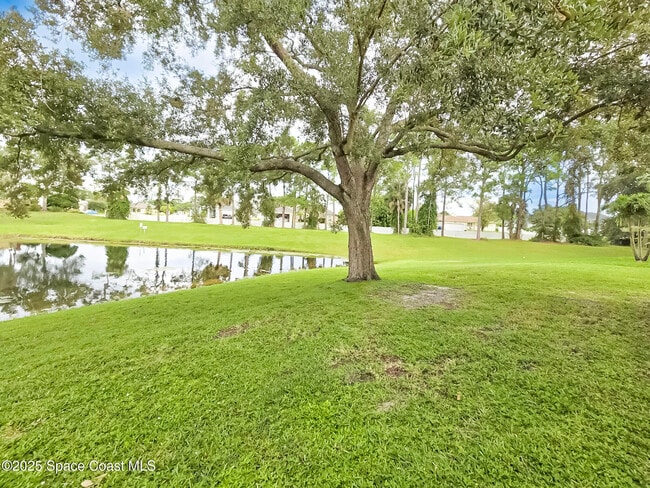 Building Photo - 949 SE Gardenbrook Ct