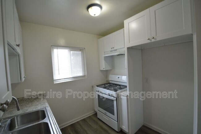 Building Photo - 730 E Channel Islands Blvd