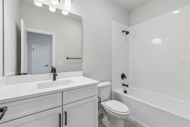 Building Photo - 4357 Roush Ave