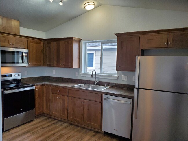 Building Photo - 224 Cheryl Ln