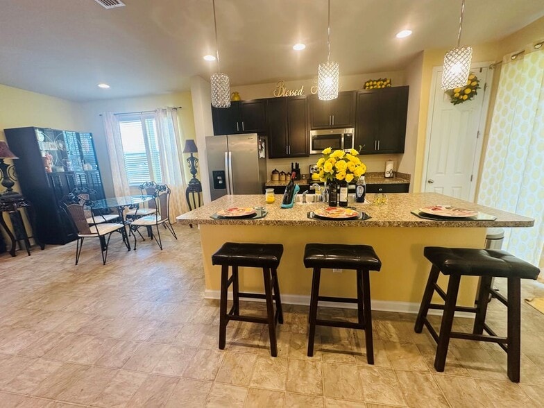 Building Photo - 12573 Grn Mdw Dr