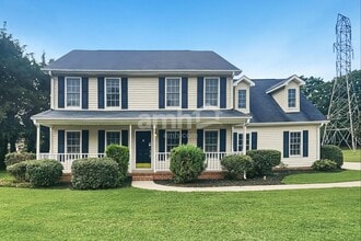 Building Photo - 7 Promontory Ct