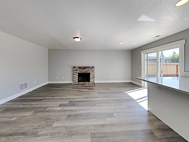 Building Photo - 6078 Kingwood Cir