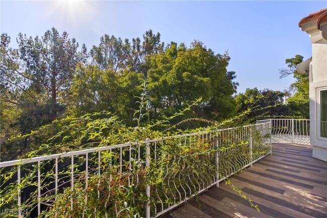 Building Photo - 9301 St James Cir