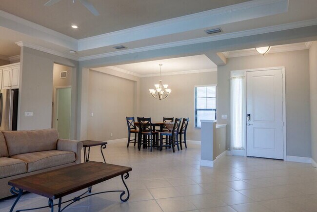Building Photo - 13927 Old Creek Ct