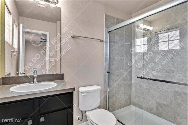 Building Photo - 4611 Graceful Ln