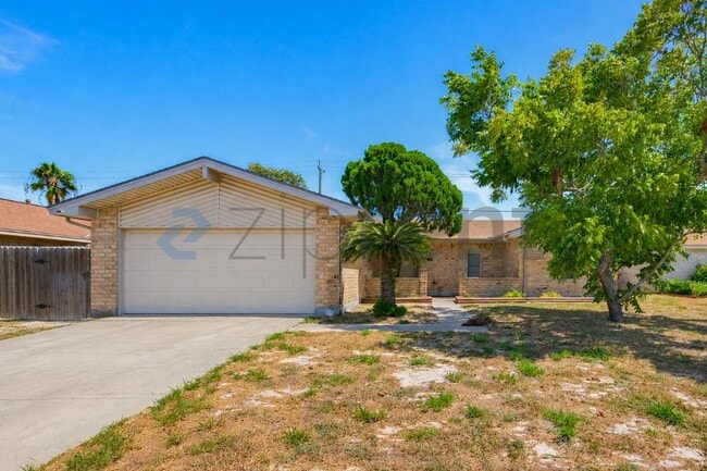 Building Photo - 826 Alhambra Dr