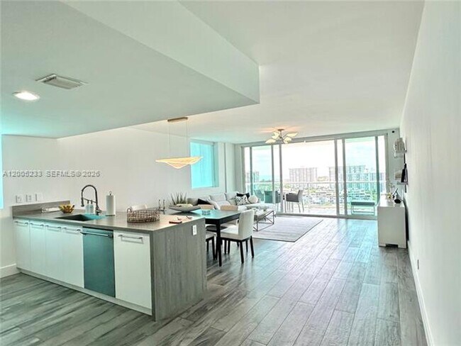 Building Photo - 400 Sunny Isles Blvd