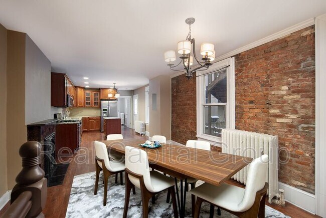 Building Photo - 347 Hudson Ave