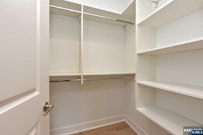 Building Photo - 108 Collignon Way