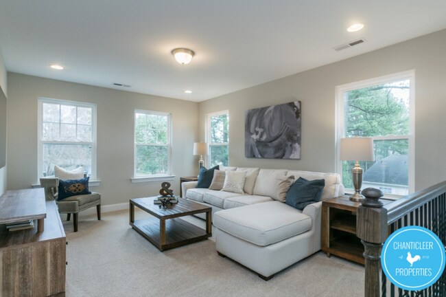 Building Photo - 2527 Reynolds Dr