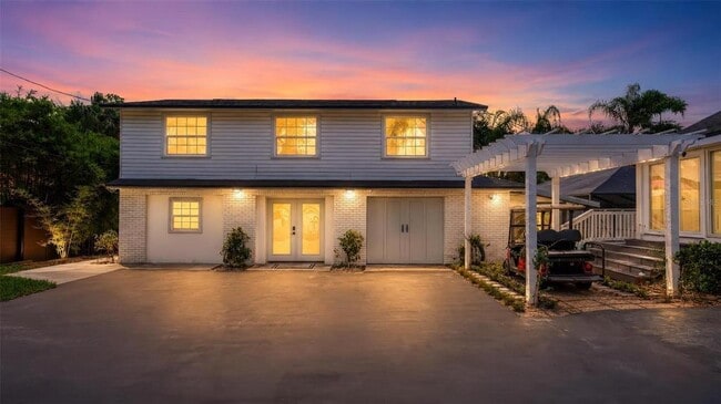 Building Photo - 1099 Grove Ave